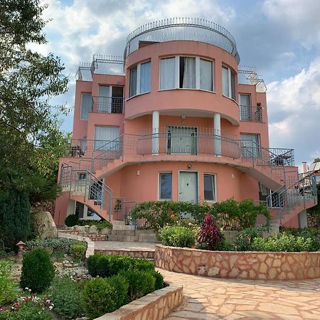 Sunray Guest House, Private Rooms & Apartment With Lovely Sea View Варна Экстерьер фото