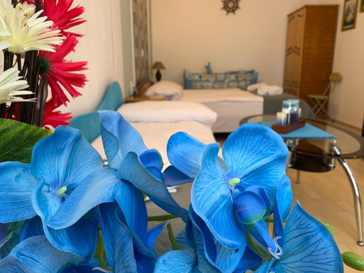 Sunray Guest House, Private Rooms & Apartment With Lovely Sea View Варна Экстерьер фото