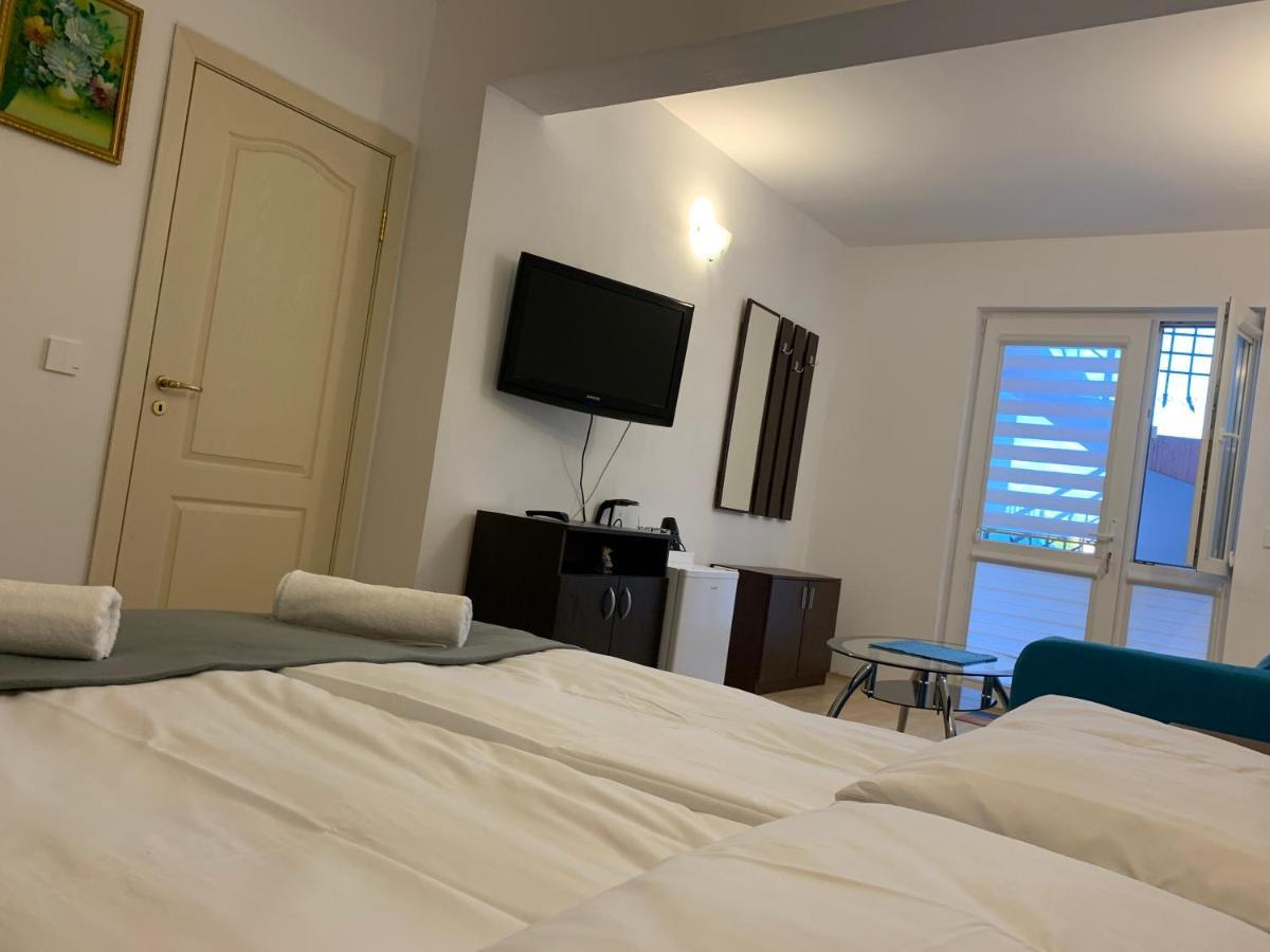 Sunray Guest House, Private Rooms & Apartment With Lovely Sea View Варна Экстерьер фото