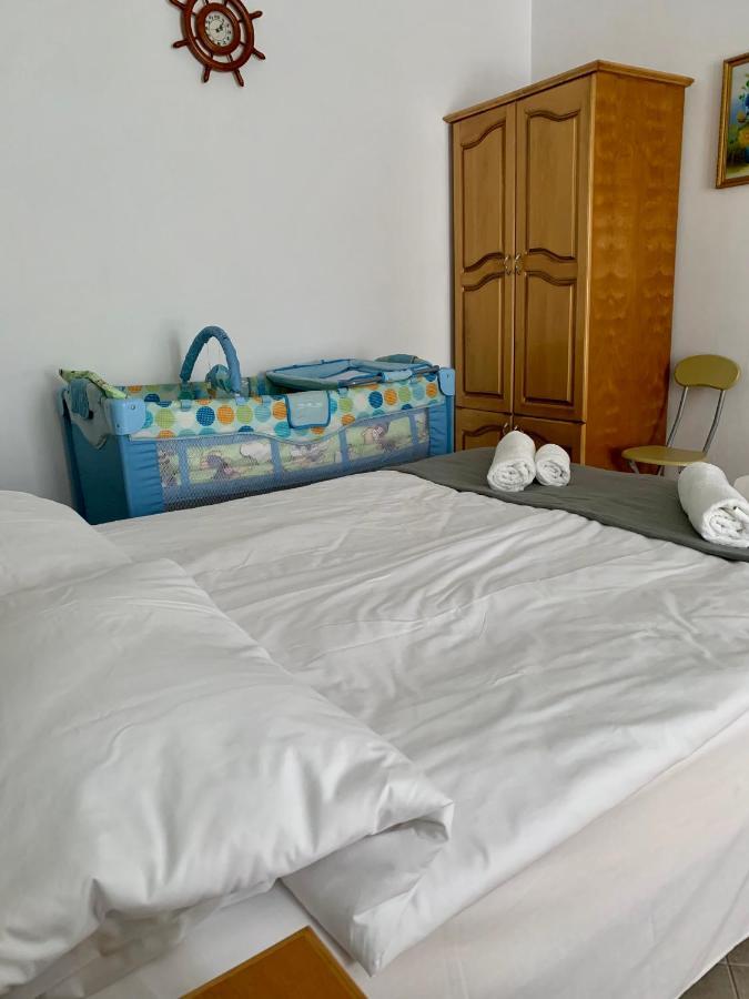 Sunray Guest House, Private Rooms & Apartment With Lovely Sea View Варна Экстерьер фото