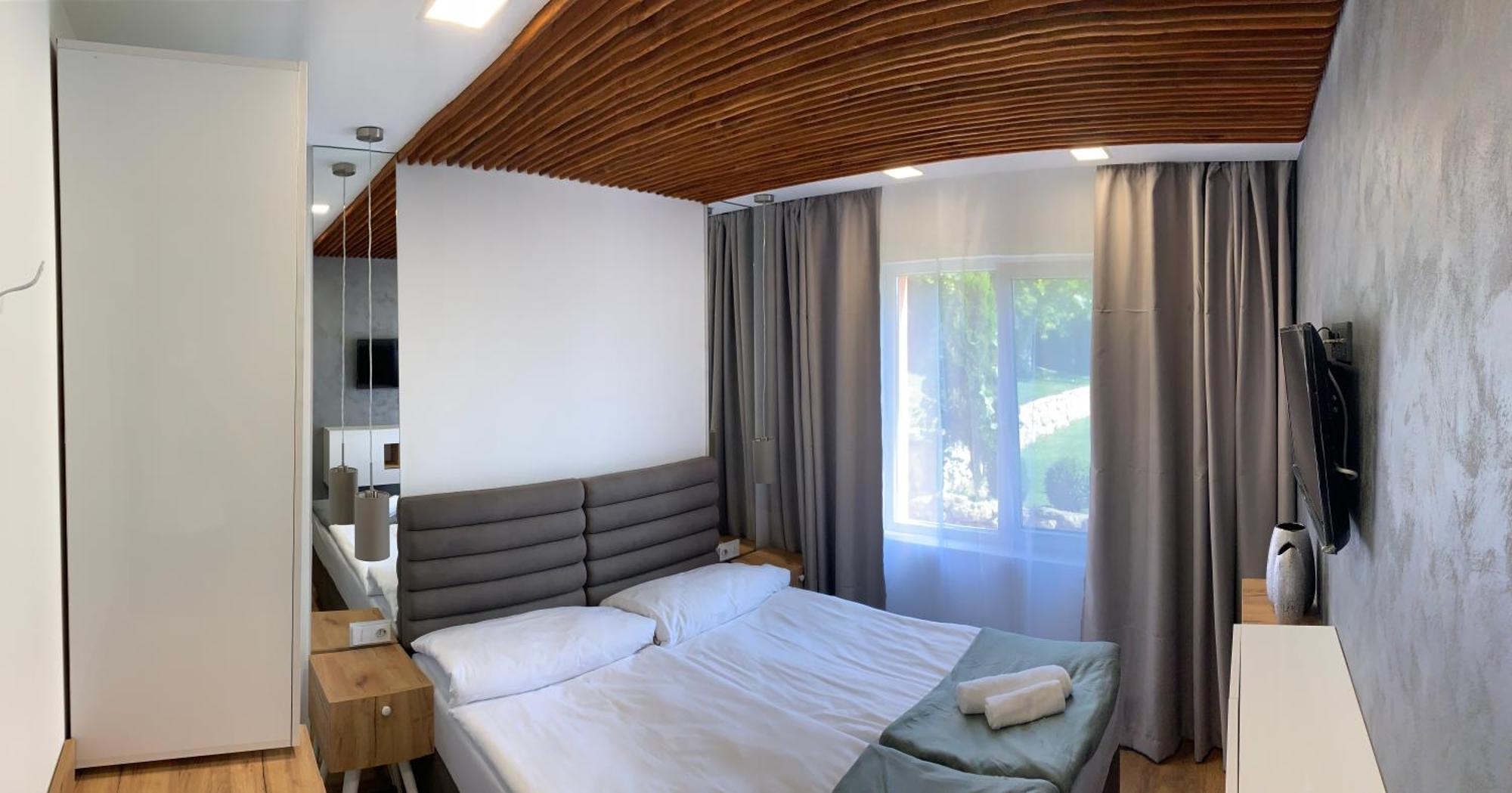 Sunray Guest House, Private Rooms & Apartment With Lovely Sea View Варна Экстерьер фото