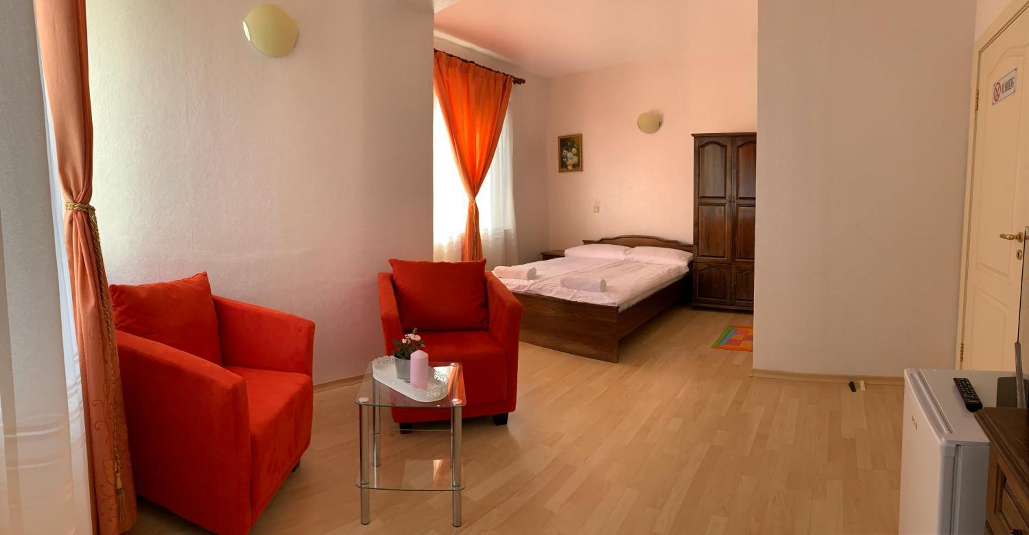 Sunray Guest House, Private Rooms & Apartment With Lovely Sea View Варна Экстерьер фото